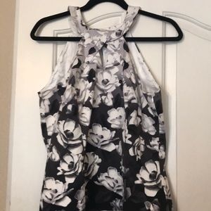 Like new beautiful sleeveless top.